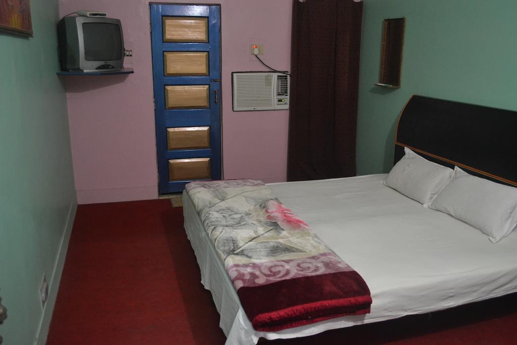Hotel Sandeep Varanasi Exterior foto