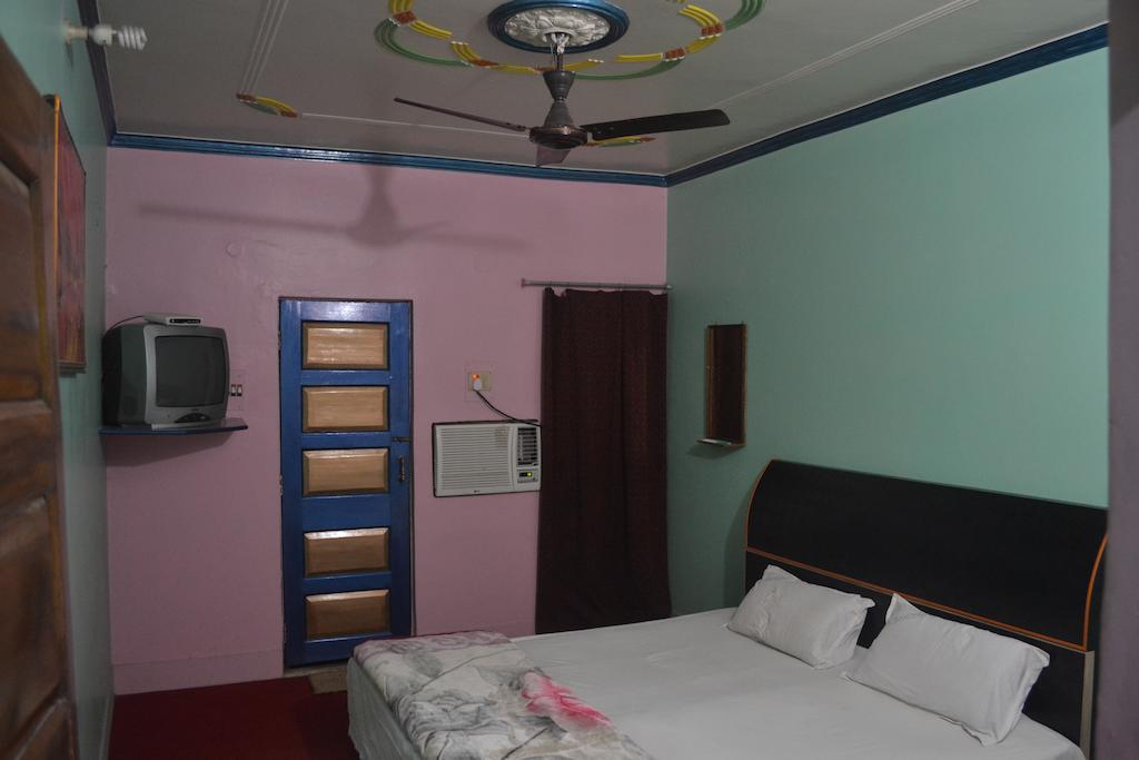 Hotel Sandeep Varanasi Exterior foto